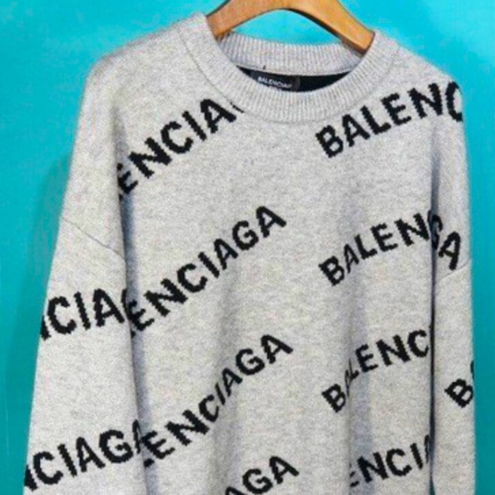 Balenciaga oversized sweater size L